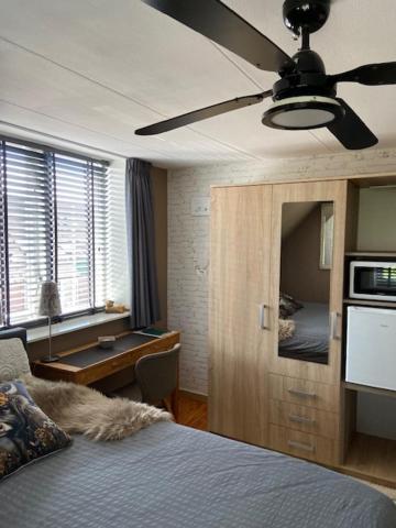 Apartamento Tinyhouse Woody At The Water Zaandam Exterior foto